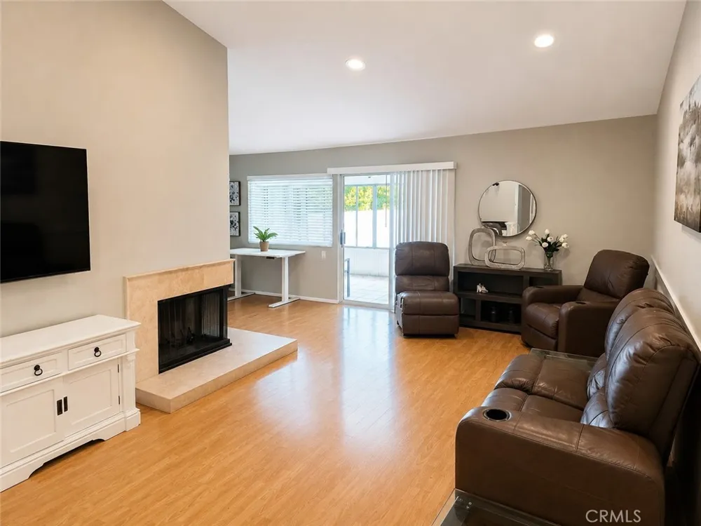 21100 Vintage Chatsworth, CA 91311