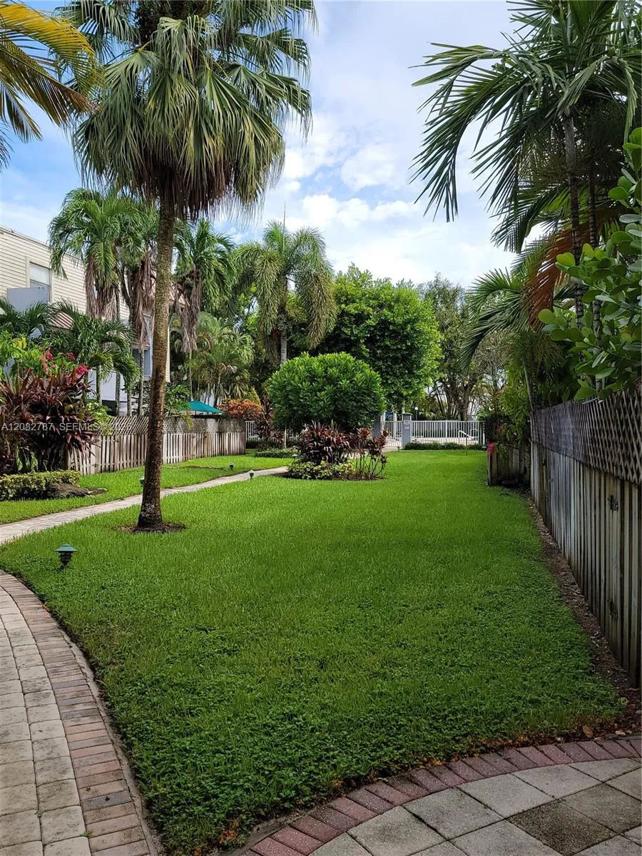 4600 SW 67th Ave #248 Miami, FL 33155