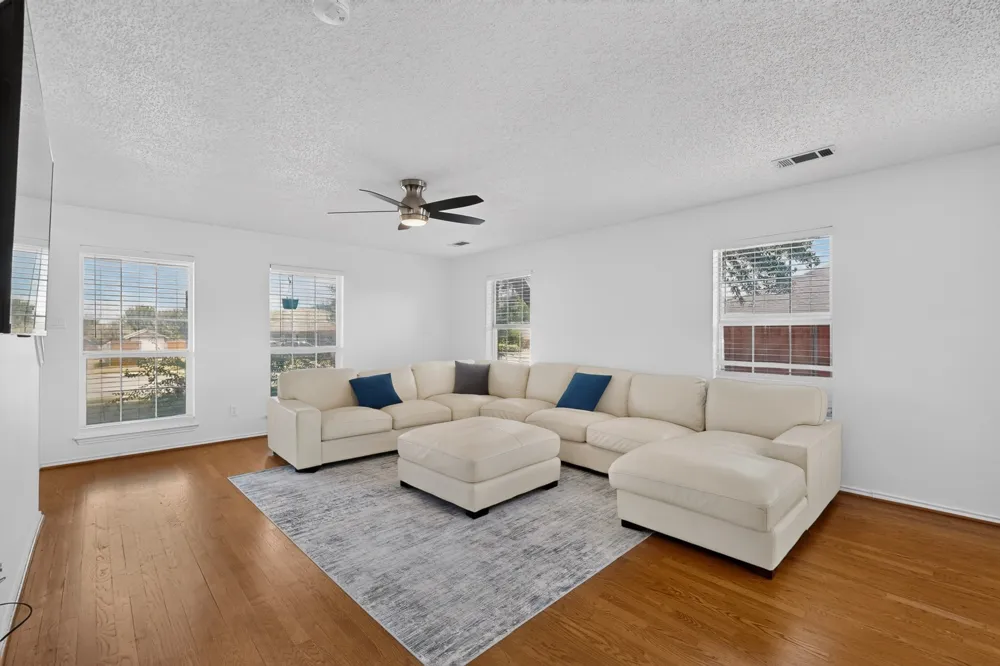 5313 Peach Tree Lane Sachse, TX 75048