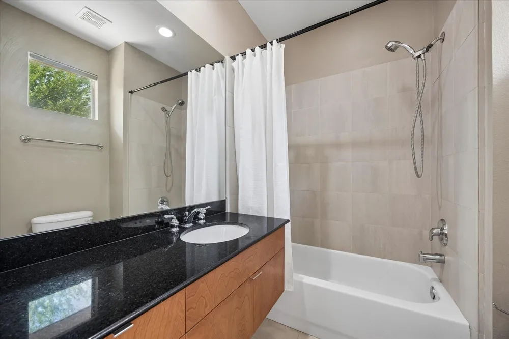 1406 Stanford Street #D Houston, TX 77019