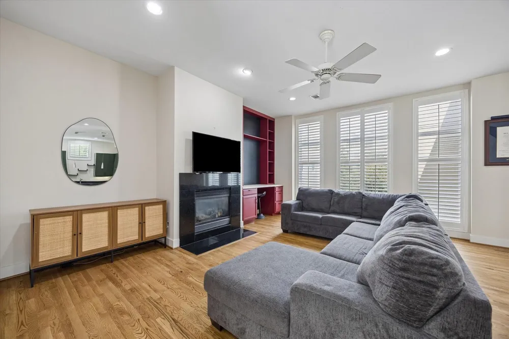 1406 Stanford Street #D Houston, TX 77019