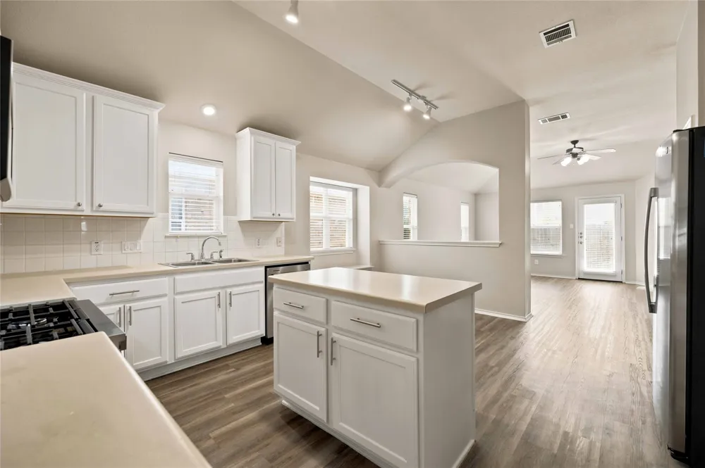 2020 Rachel Lane Round Rock, TX 78664