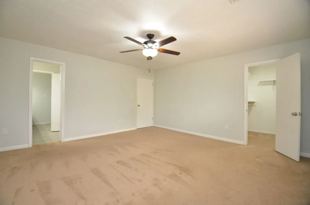 2711 Williamsburg Drive Dickinson, TX 77539