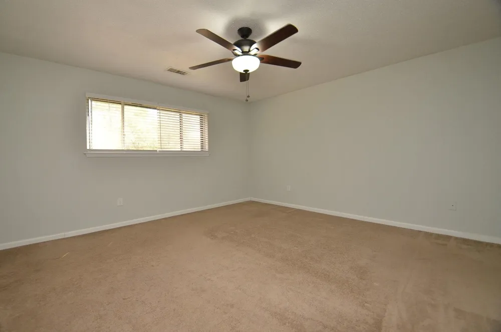 2711 Williamsburg Drive Dickinson, TX 77539