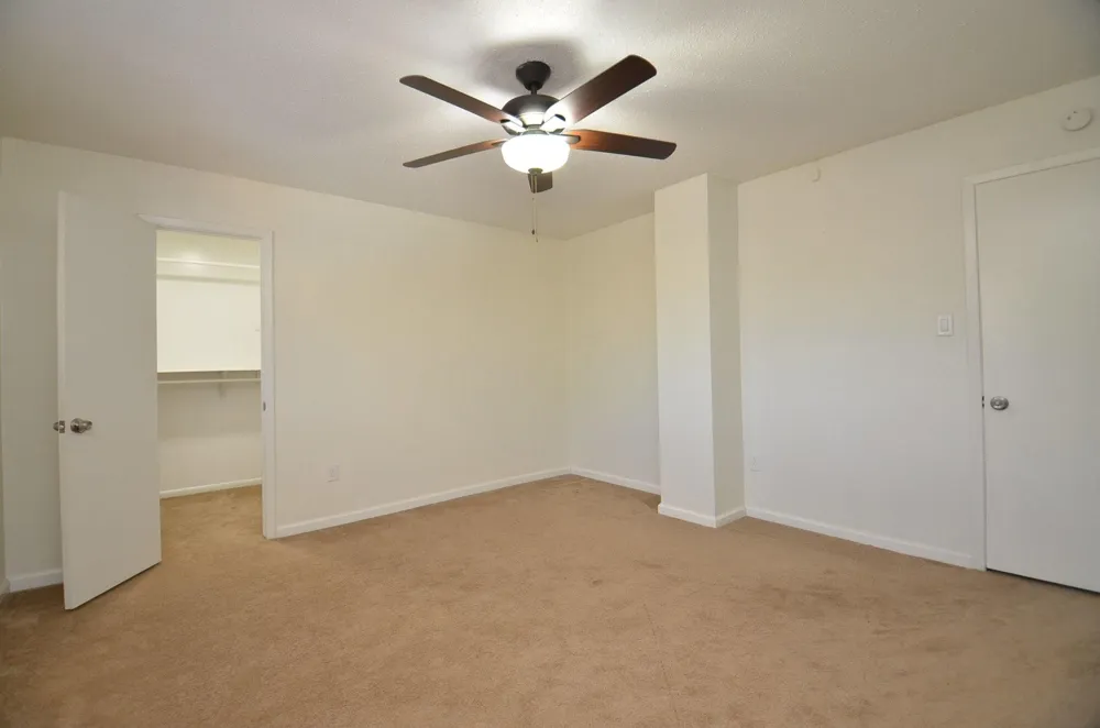 2711 Williamsburg Drive Dickinson, TX 77539