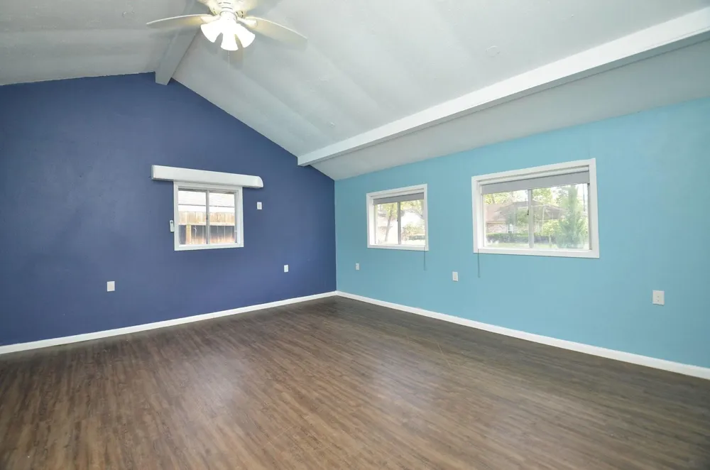 2711 Williamsburg Drive Dickinson, TX 77539