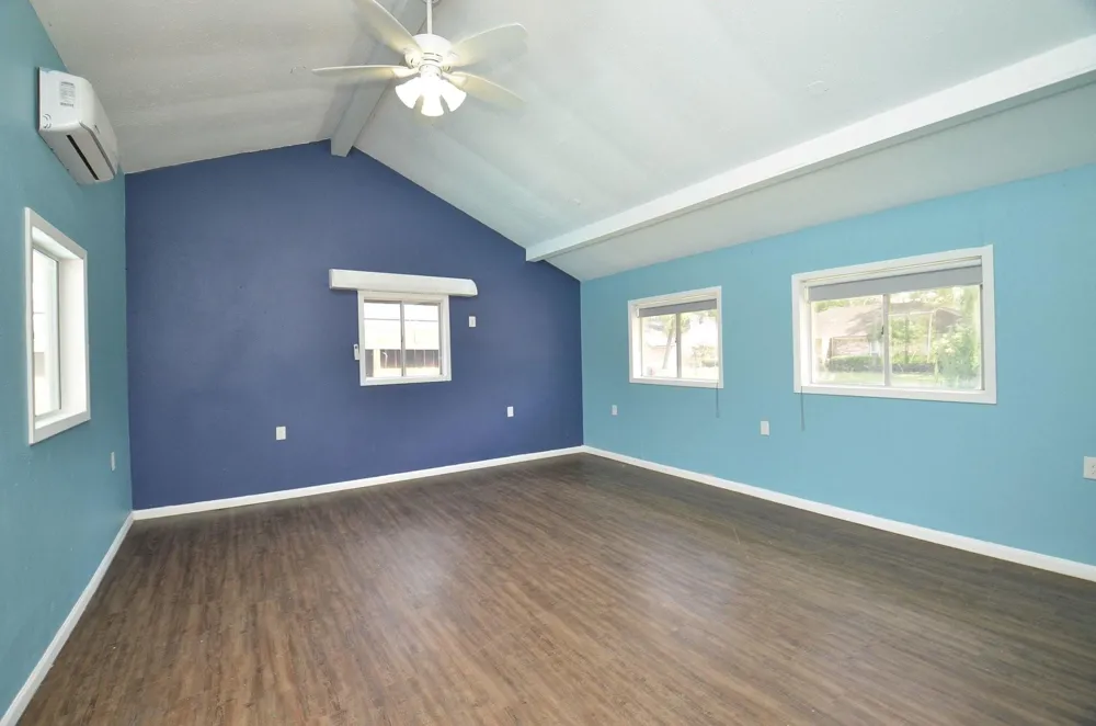 2711 Williamsburg Drive Dickinson, TX 77539