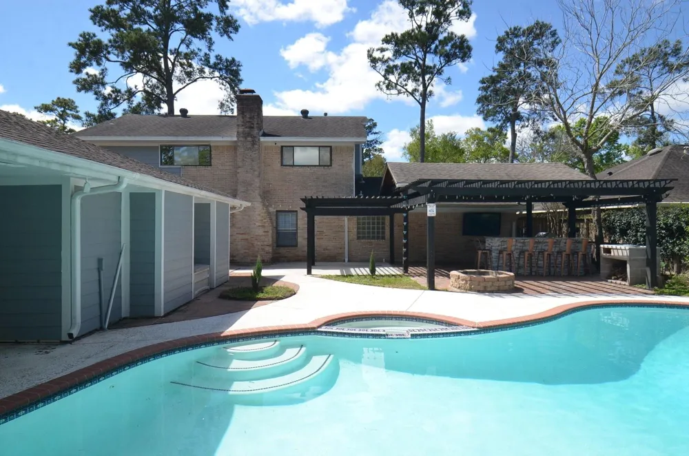 2711 Williamsburg Drive Dickinson, TX 77539