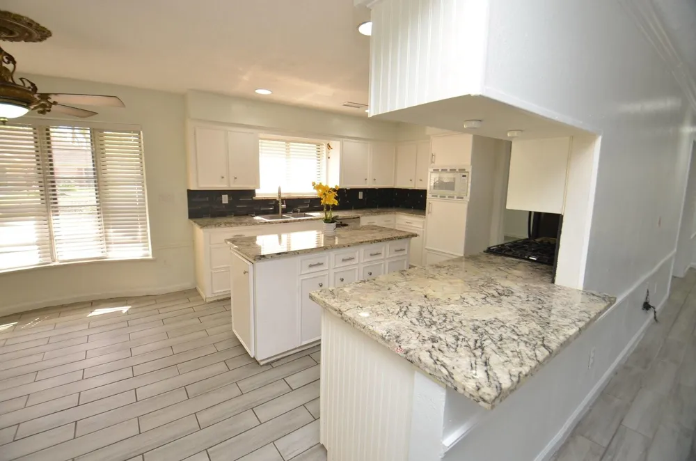 2711 Williamsburg Drive Dickinson, TX 77539