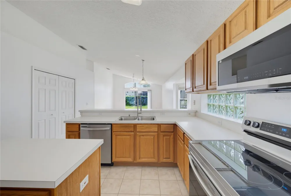 5251 LOS PALMA VISTA DRIVE Orlando, FL 32837