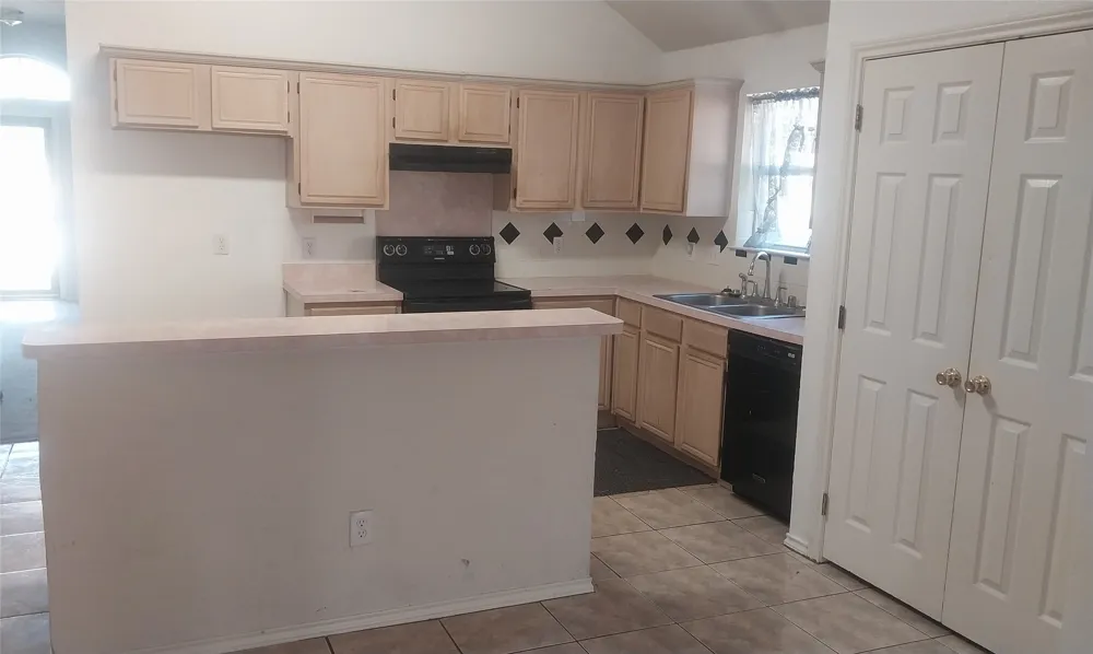 1146 Oak Park Drive Dallas, TX 75232