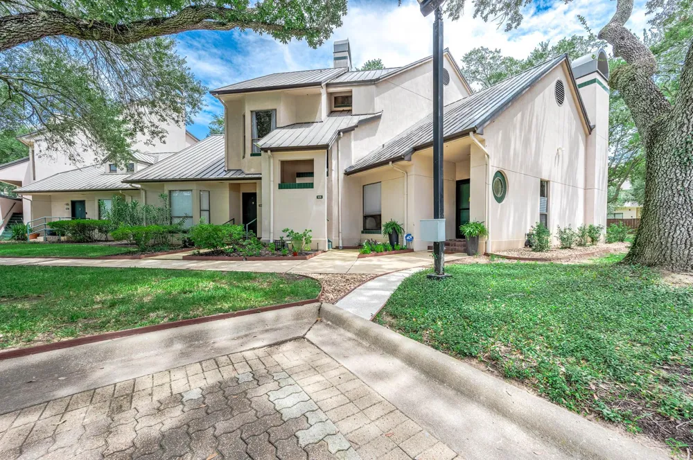 4144 Greystone Way #105 Sugar Land, TX 77479