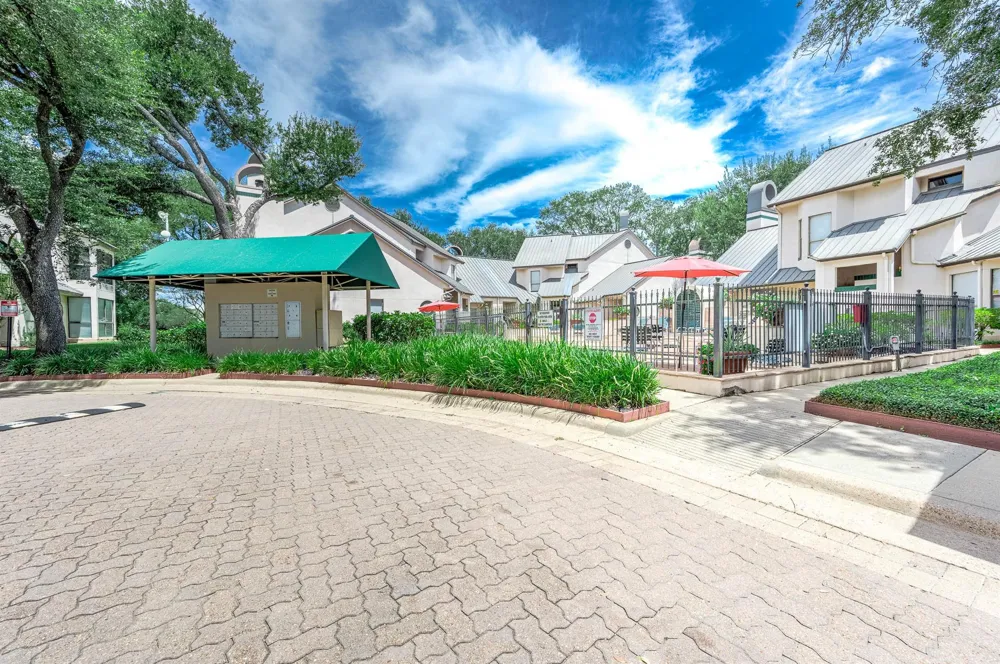 4144 Greystone Way #105 Sugar Land, TX 77479
