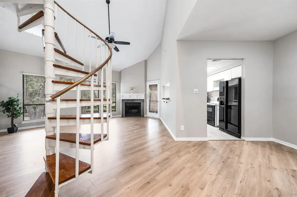 4144 Greystone Way #105 Sugar Land, TX 77479