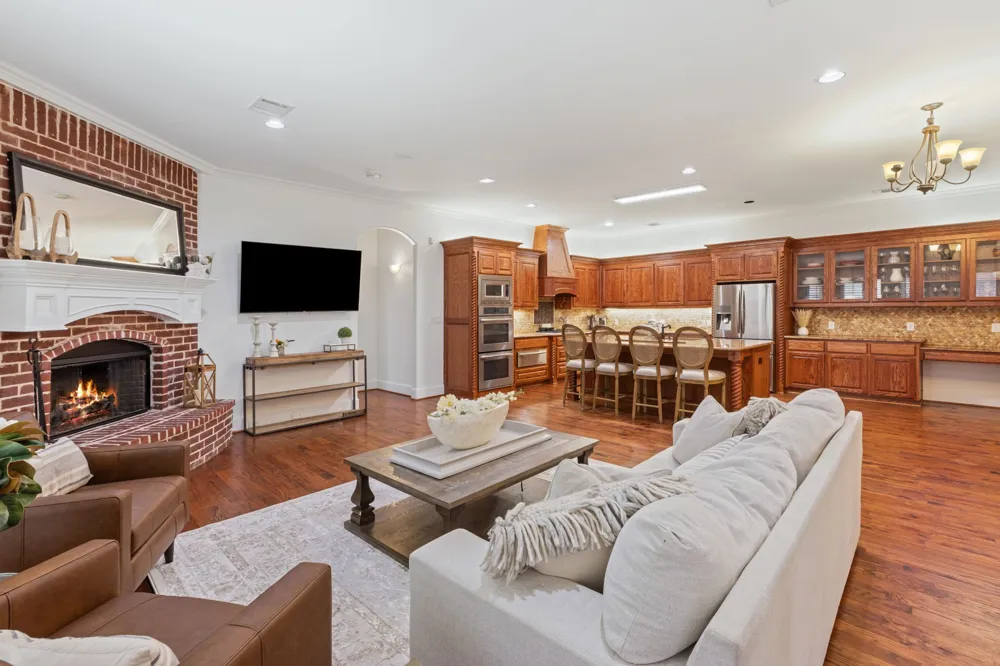 37 Bass Pond Drive Frisco, TX 75034