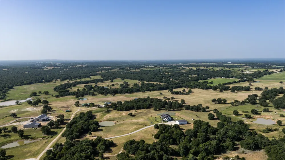 148 Private Road 169 Sunset, TX 76270