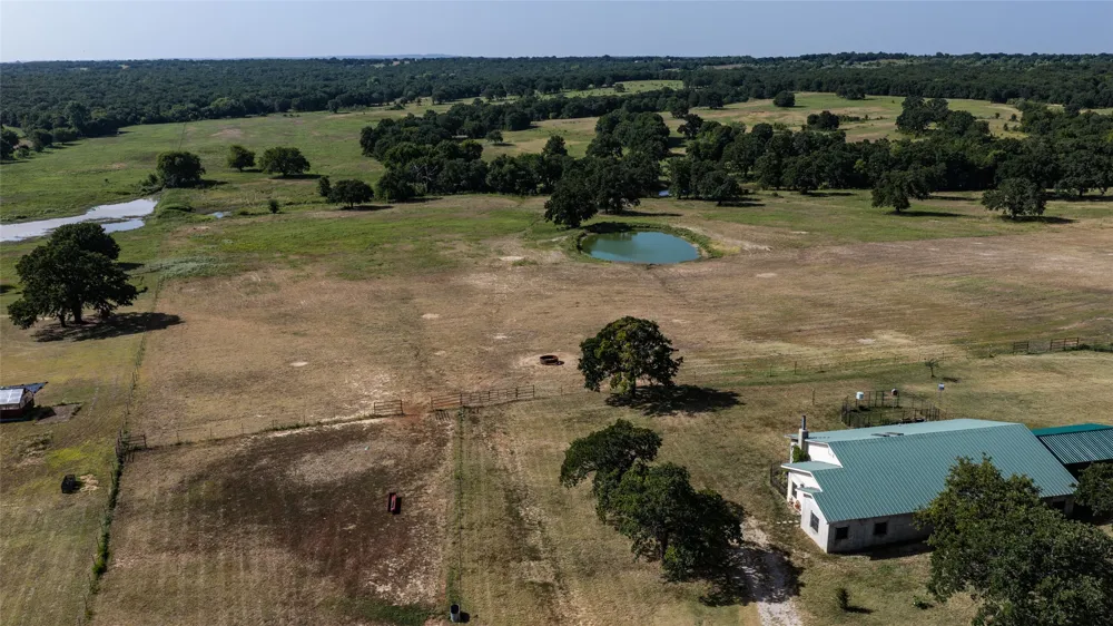 148 Private Road 169 Sunset, TX 76270
