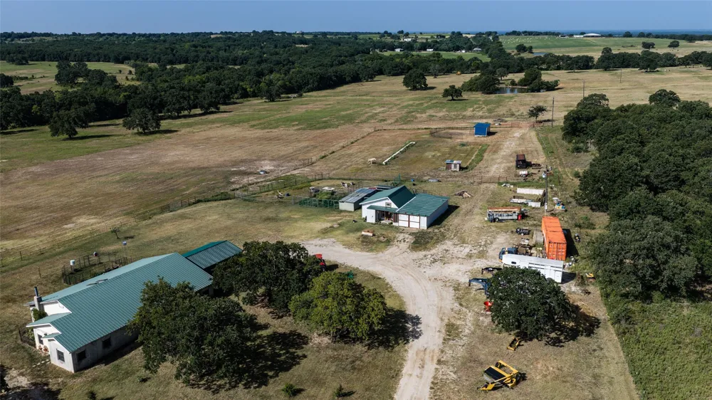 148 Private Road 169 Sunset, TX 76270