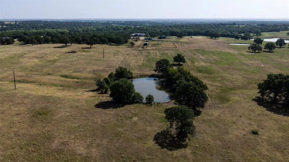 148 Private Road 169 Sunset, TX 76270