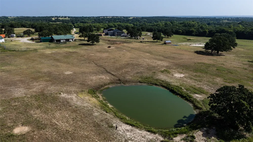 148 Private Road 169 Sunset, TX 76270