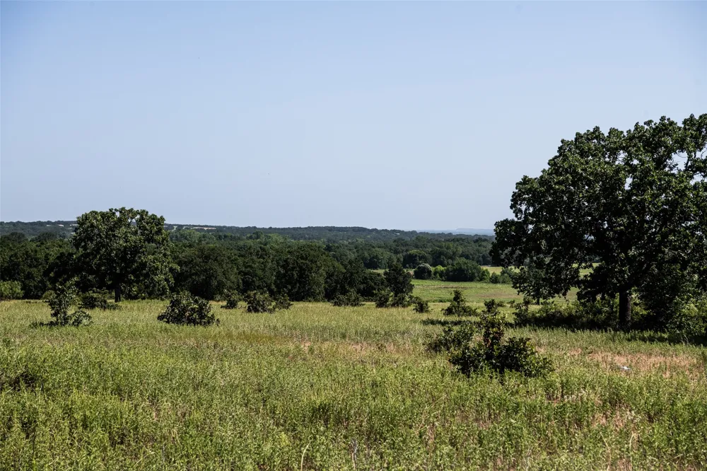 148 Private Road 169 Sunset, TX 76270