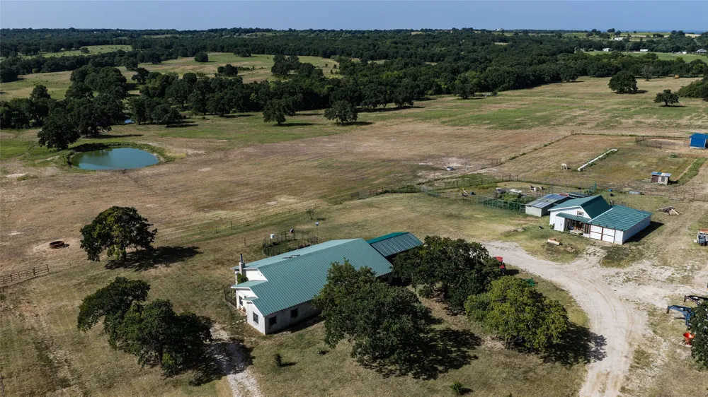 148 Private Road 169 Sunset, TX 76270
