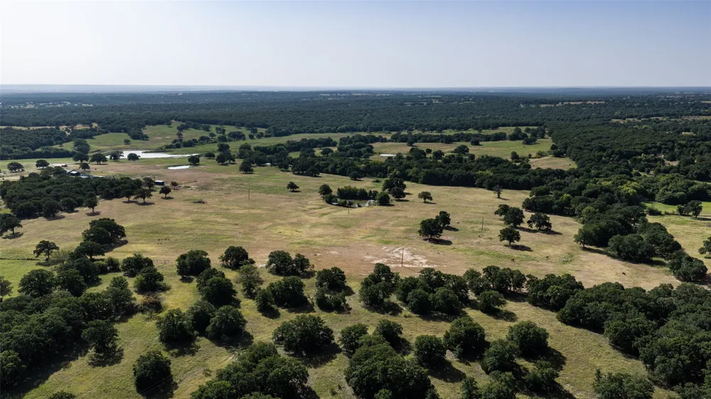 148 Private Road 169 Sunset, TX 76270