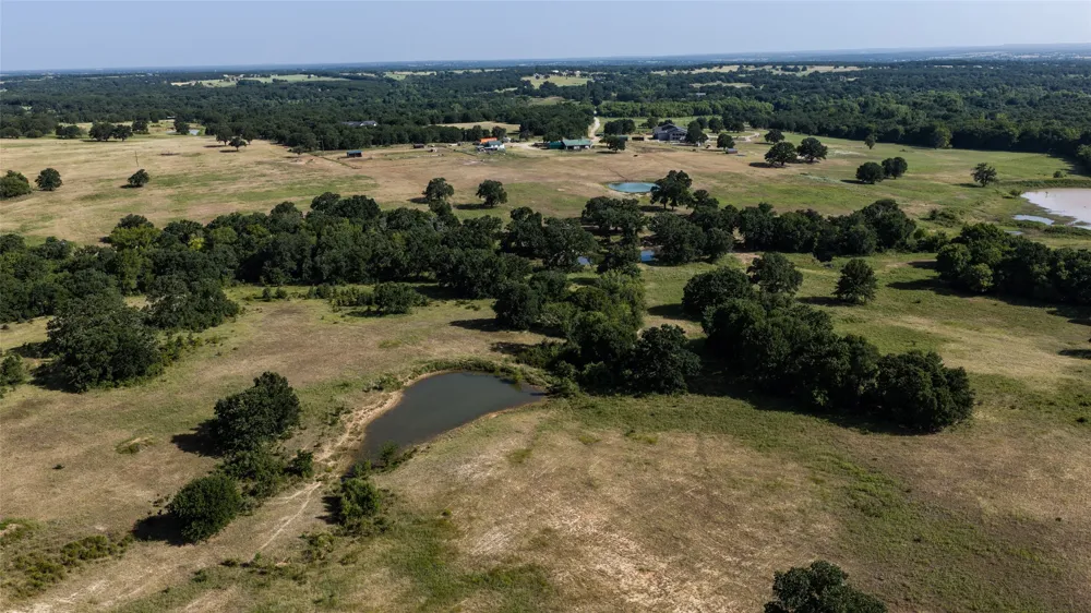 148 Private Road 169 Sunset, TX 76270
