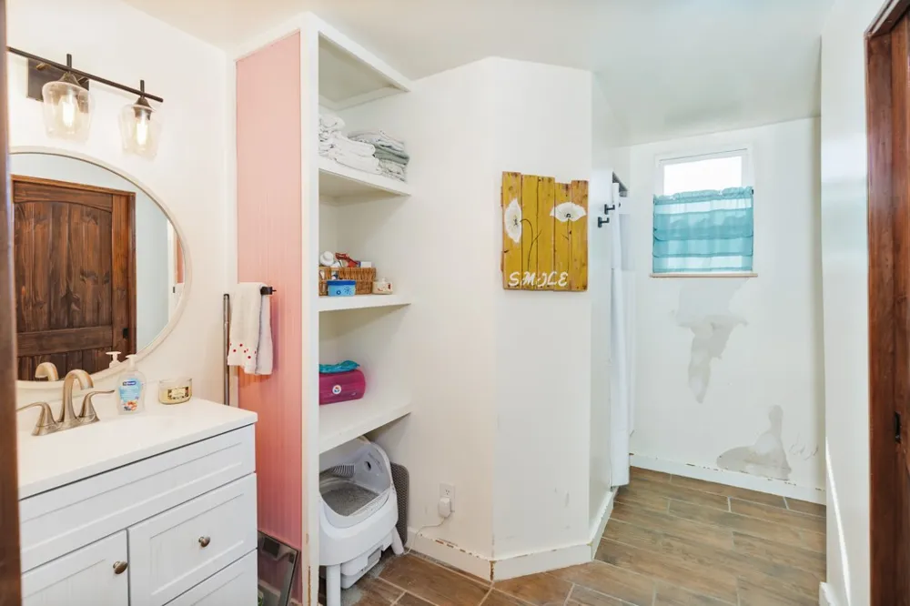 148 Private Road 169 Sunset, TX 76270