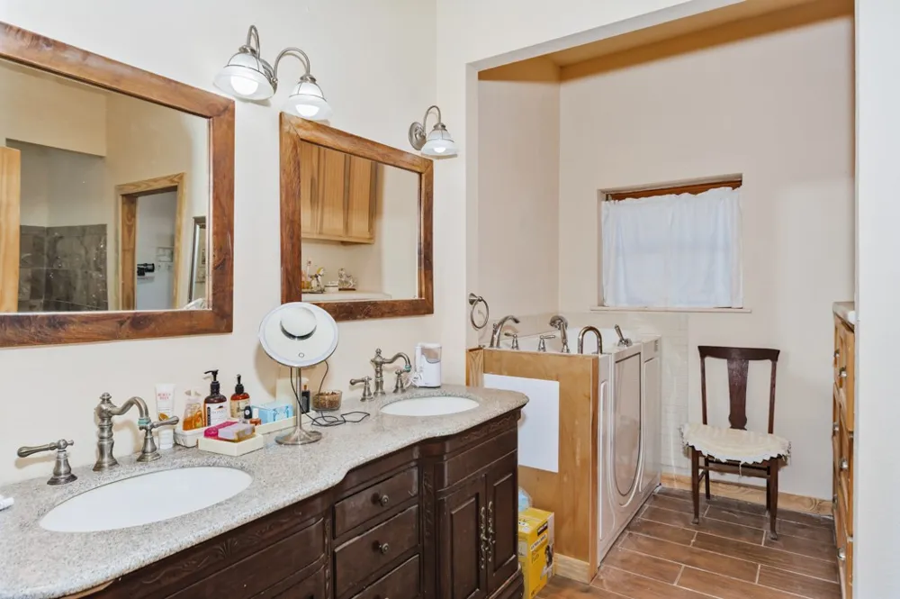 148 Private Road 169 Sunset, TX 76270