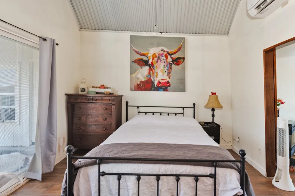 148 Private Road 169 Sunset, TX 76270