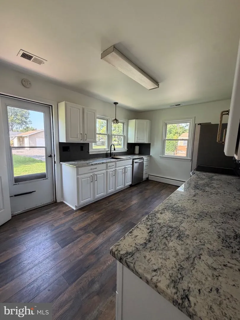 10112 S GRANT AVENUE Manassas, VA 20110