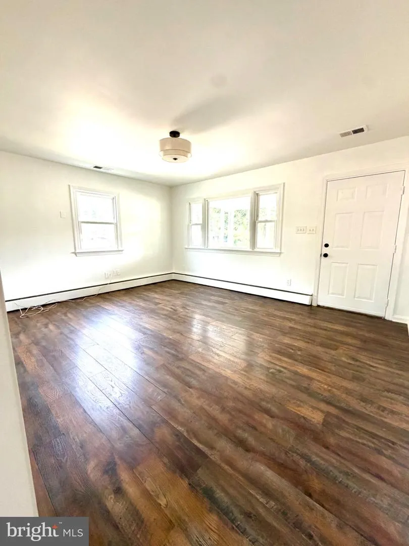 10112 S GRANT AVENUE Manassas, VA 20110