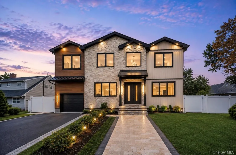 30 Hedge Lane Westbury, NY 11590