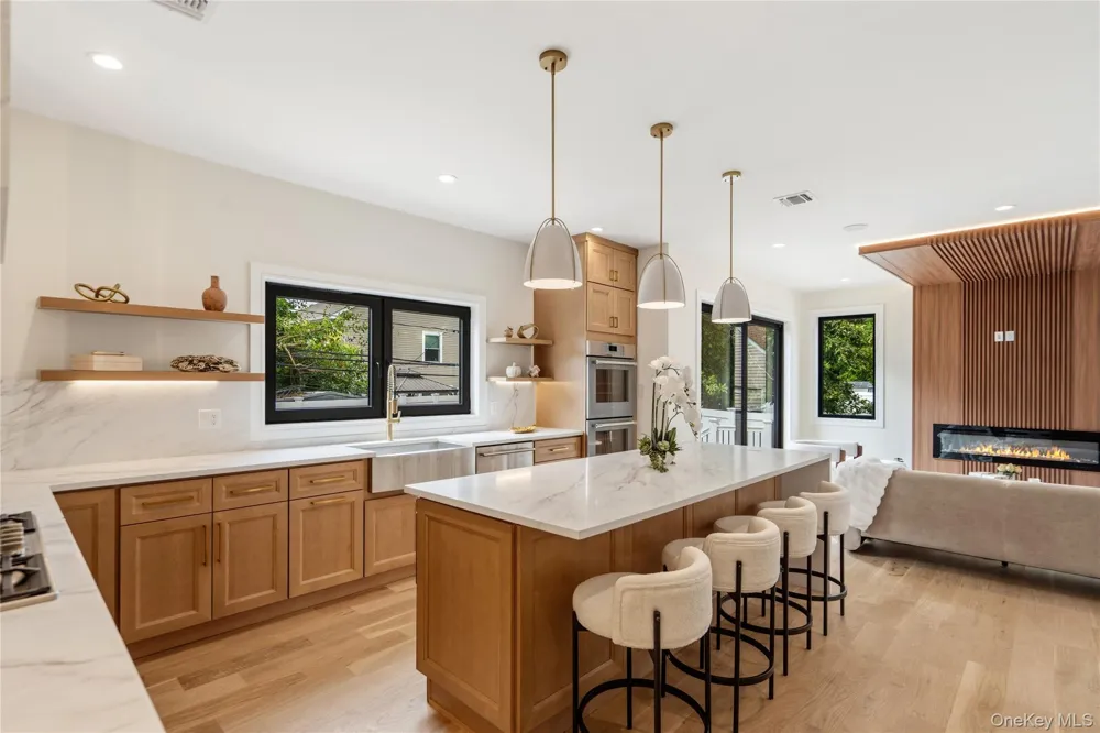 30 Hedge Lane Westbury, NY 11590