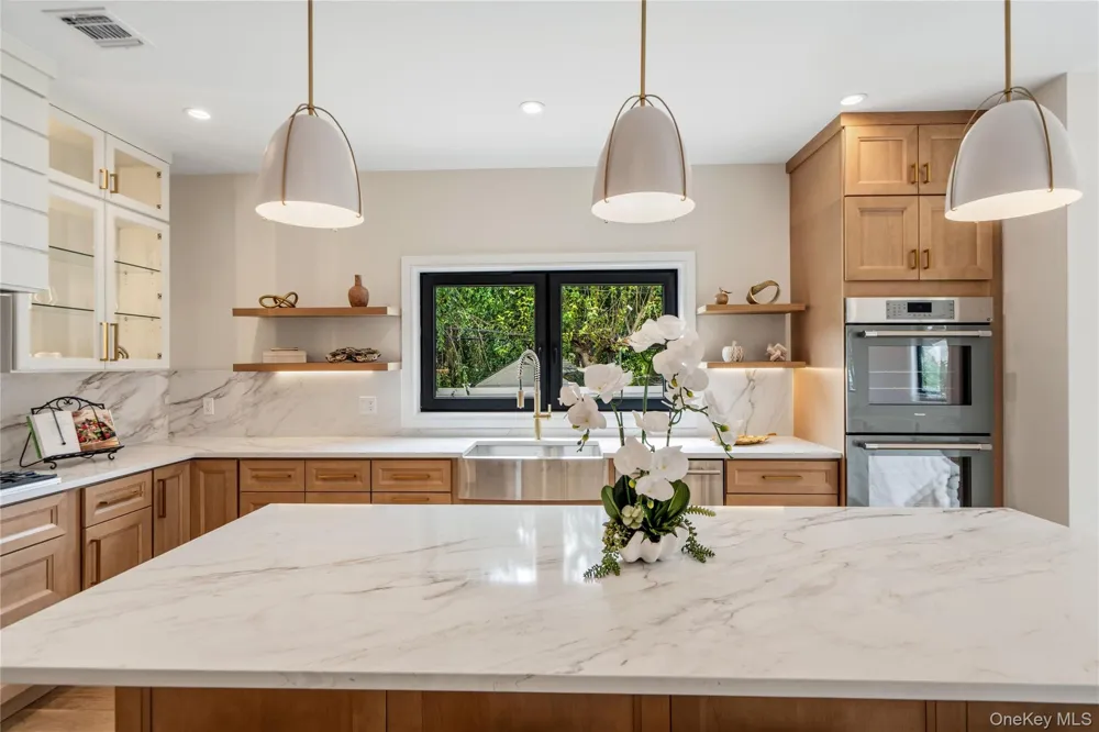 30 Hedge Lane Westbury, NY 11590