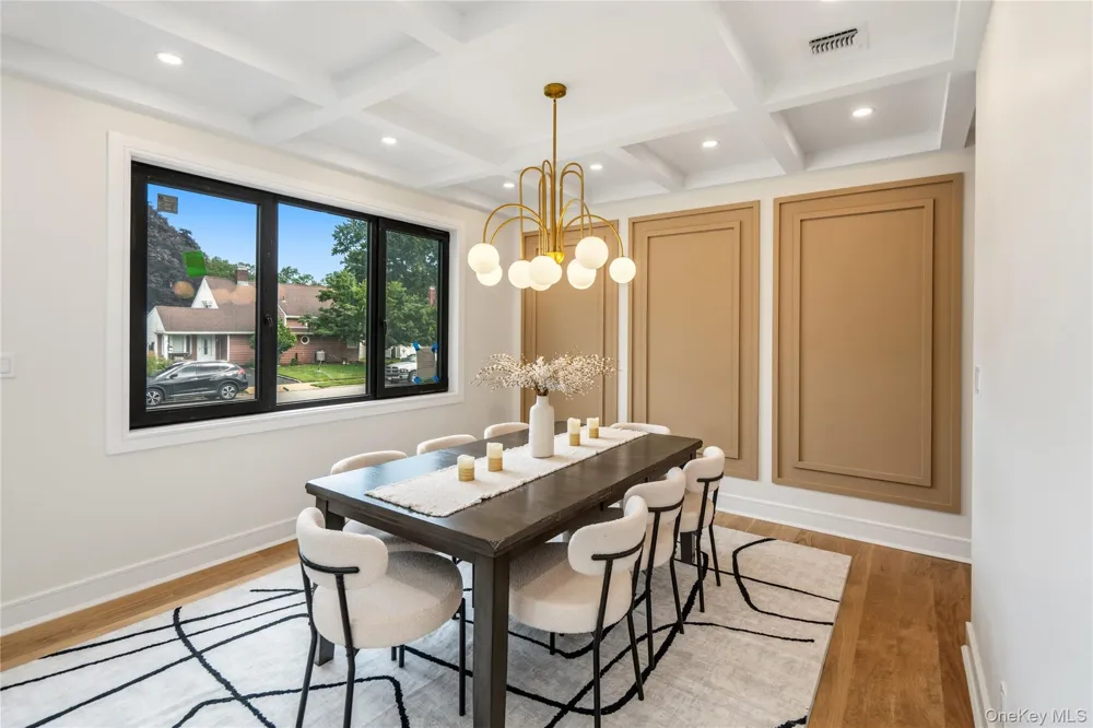 30 Hedge Lane Westbury, NY 11590