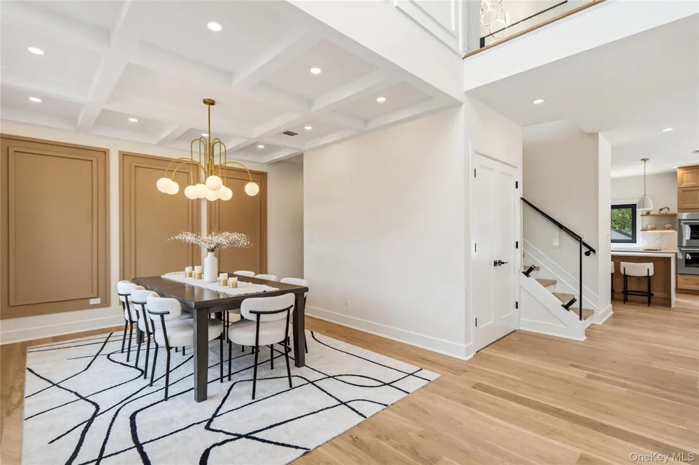 30 Hedge Lane Westbury, NY 11590
