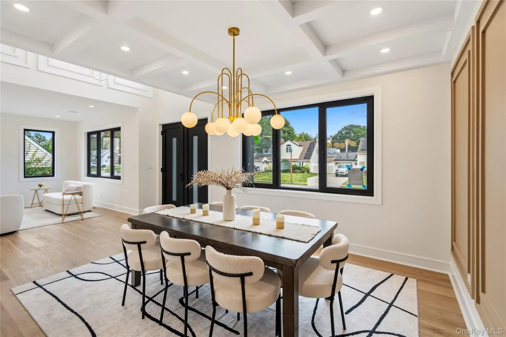 30 Hedge Lane Westbury, NY 11590
