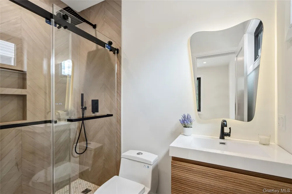 30 Hedge Lane Westbury, NY 11590