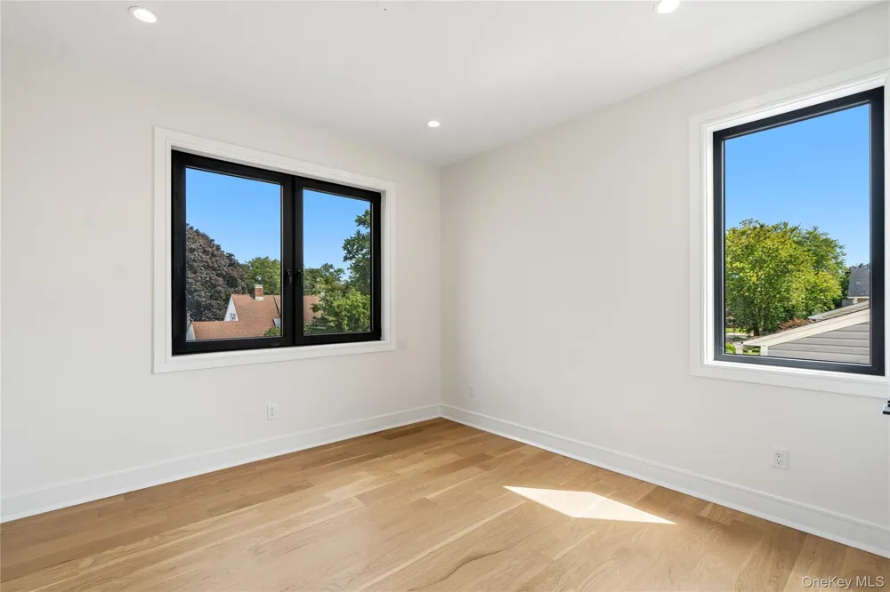 30 Hedge Lane Westbury, NY 11590