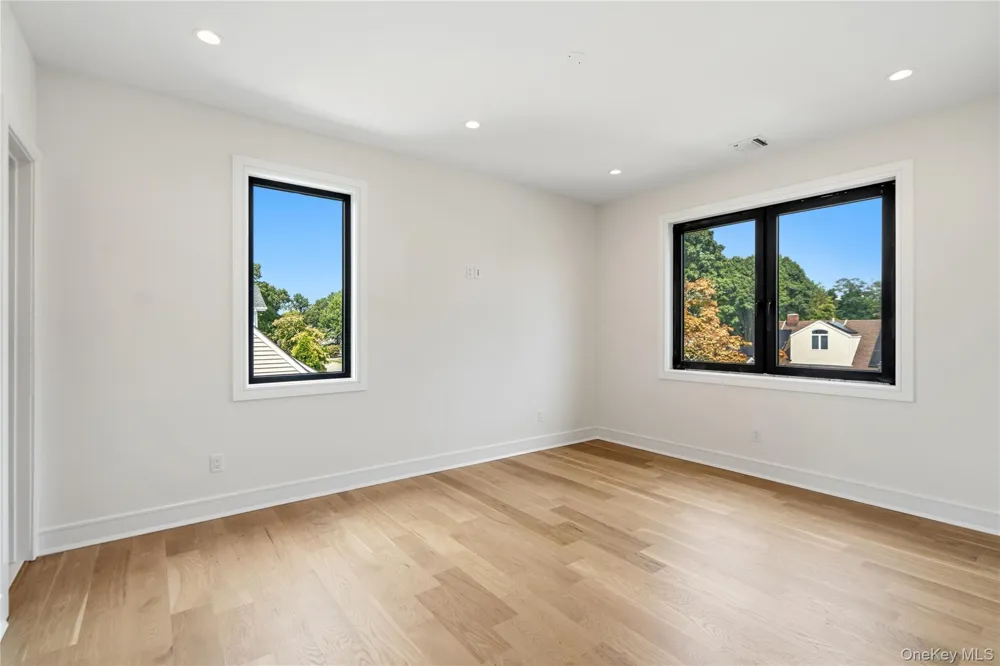 30 Hedge Lane Westbury, NY 11590