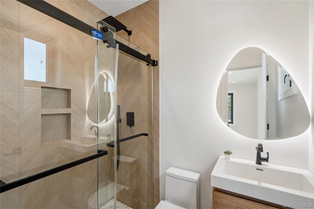 30 Hedge Lane Westbury, NY 11590