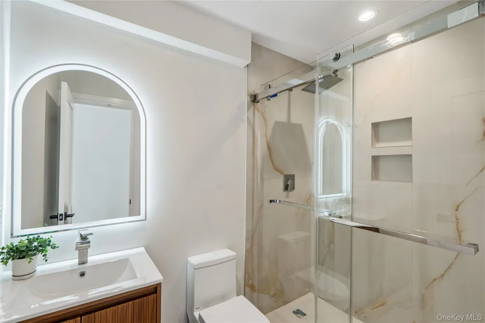30 Hedge Lane Westbury, NY 11590