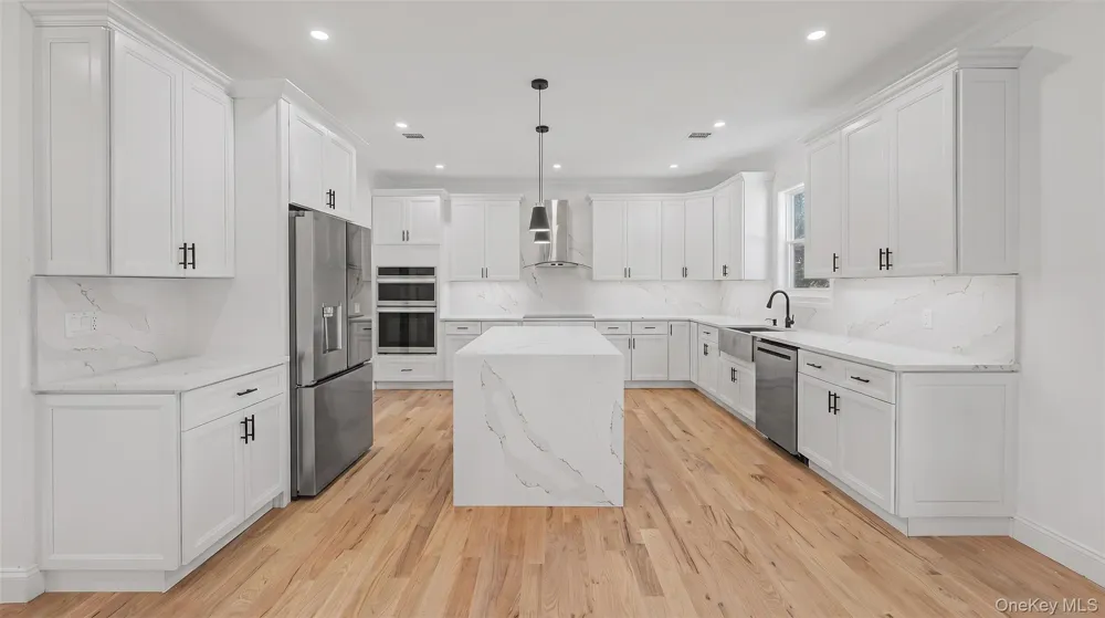 41 Chase Lane Levittown, NY 11756