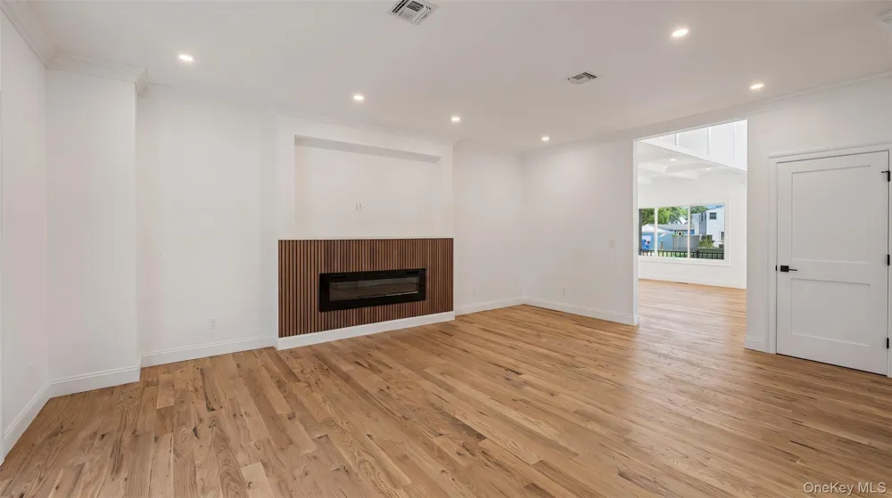 41 Chase Lane Levittown, NY 11756