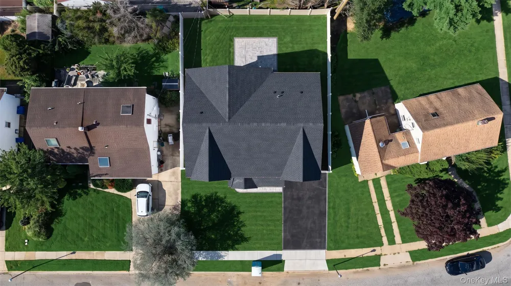 41 Chase Lane Levittown, NY 11756