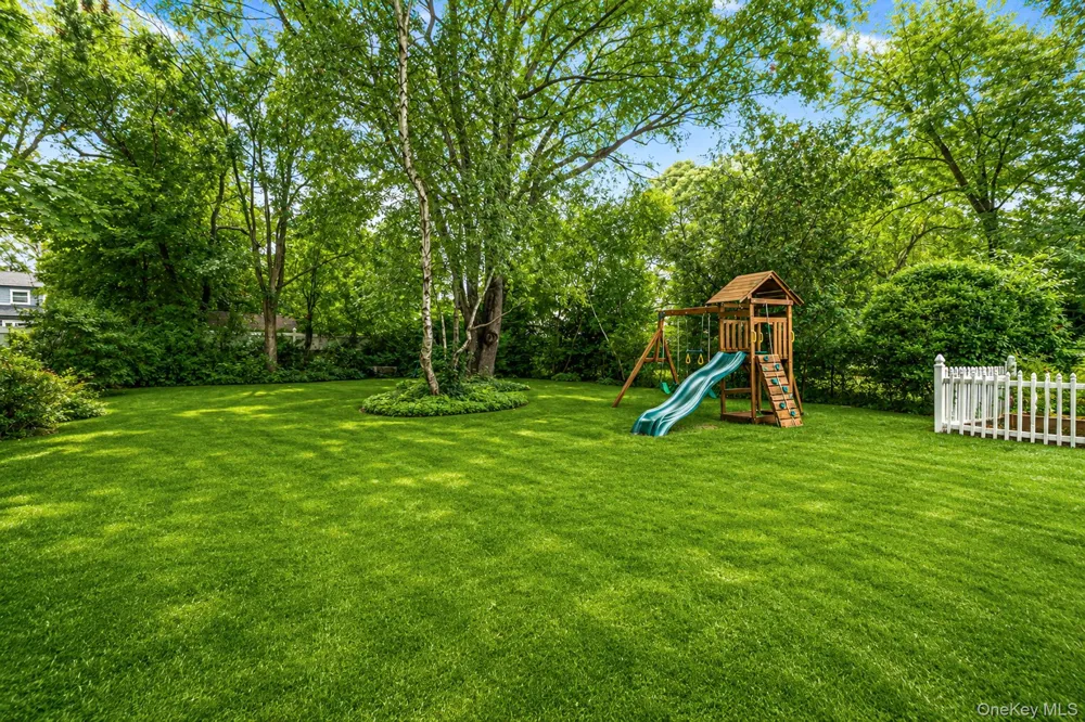 21 Pearsall Place Deer Park, NY 11729