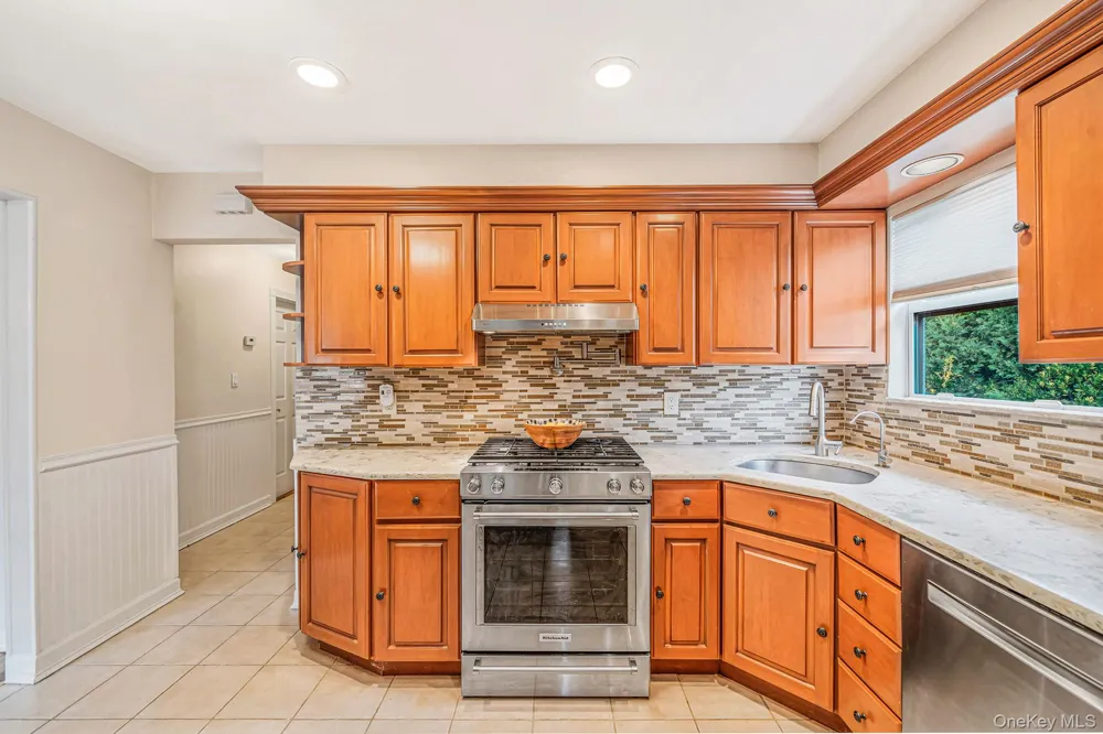 21 Pearsall Place Deer Park, NY 11729