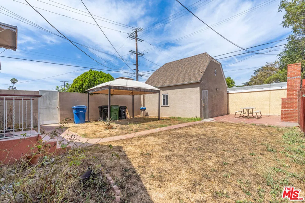 2059 W 78th Street Los Angeles, CA 90047